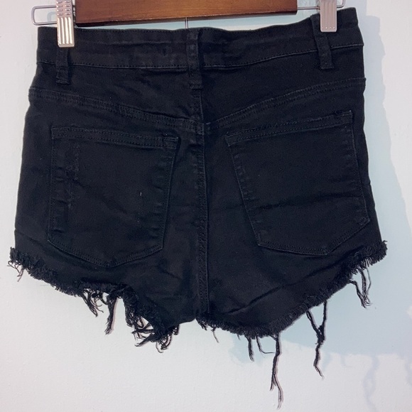 KanCan Distressed Black Denim Shorts - Picture 5 of 13